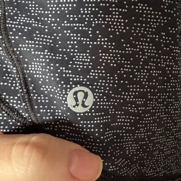 Lululemon Sculpt Tank , Black and white, Rare design! - Picture 3 of 3